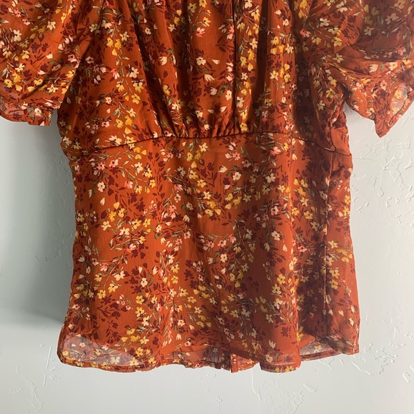 Lily White Floral Blouse - Picture 10 of 10